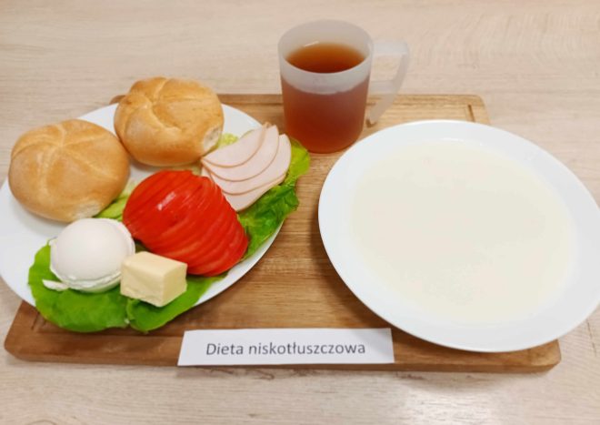 Zdjęcie przedstawia posiłek, śniadanie zgodnie z dietą niskotłuszczową