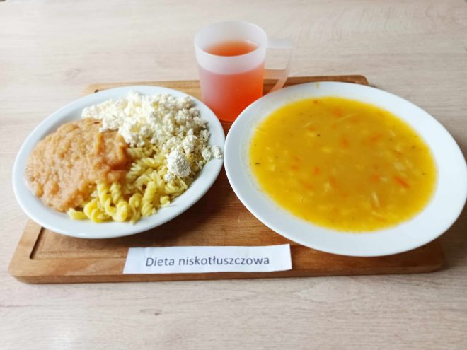 Zdjęcie przedstawia posiłek, obiad zgodnie z dietą niskotłuszczową
