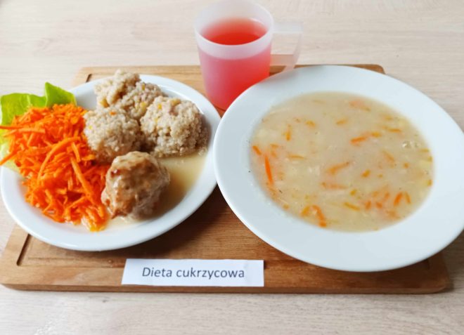 Zdjęcie przedstawia posiłek, obiad zgodnie z dietą cukrzycową