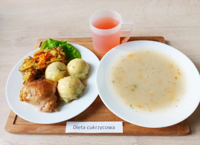 Zdjęcie przedstawia posiłek, obiad zgodnie z dietą cukrzycowa
