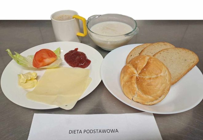 Zdjęcie przedstawia posiłek, śniadanie zgodnie z dietą podstawową