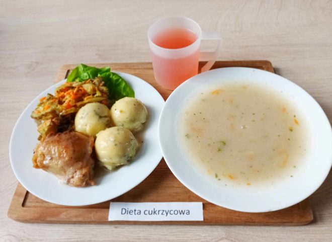 Zdjęcie przedstawia posiłek, obiad zgodnie z dietą cukrzycową