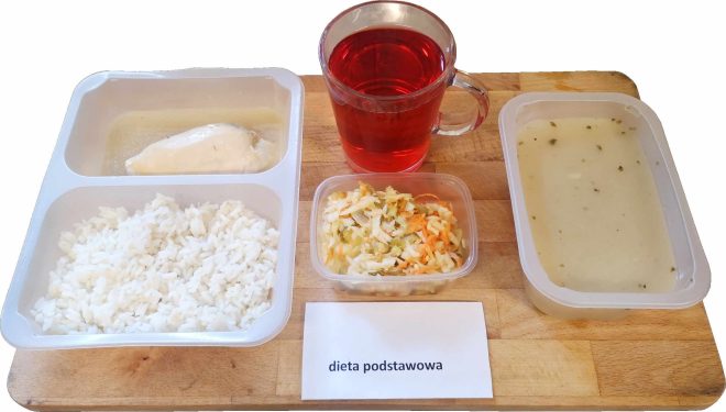 Zdjęcie przedstawia posiłek, obiad zgodnie z dietą z dietą podstawową