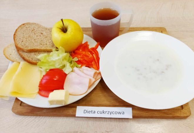 Zdjęcie przedstawia posiłek, śniadanie zgodnie z dietą cukrzycową
