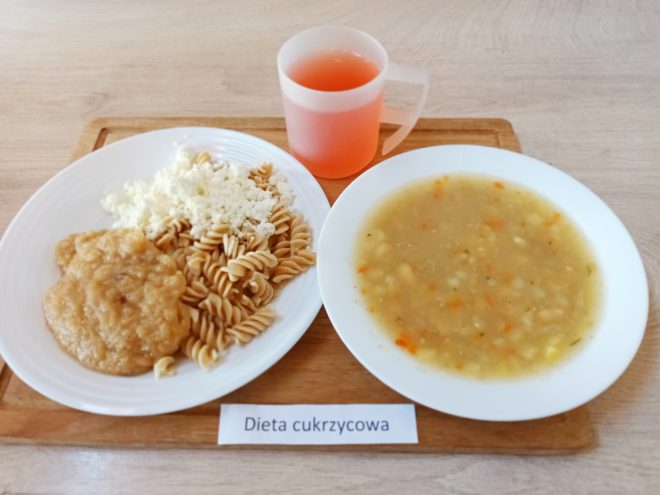 Zdjęcie przedstawia posiłek, obiad zgodnie z dietą cukrzycowa