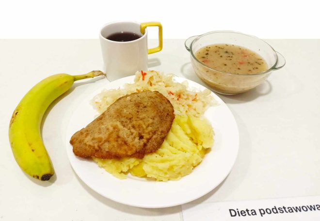 Zdjęcie przedstawia posiłek, obiad zgodnie z dietą podstawową