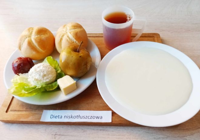 Zdjęcie przedstawia posiłek, śniadanie zgodnie z dietą niskotłuszczowa