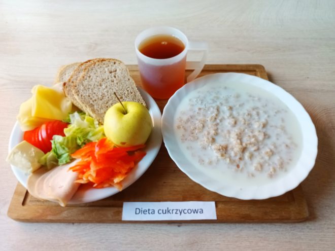 Zdjęcie przedstawia posiłek, śniadanie zgodnie z dietą cukrzycowa