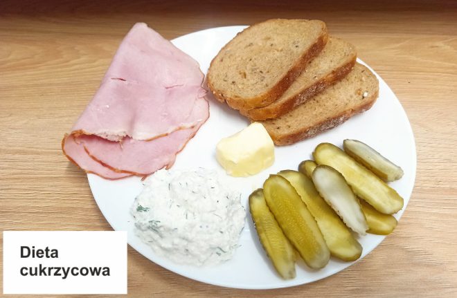 Zdjęcie przedstawia posiłek, śniadanie zgodnie z dietą cukrzycową