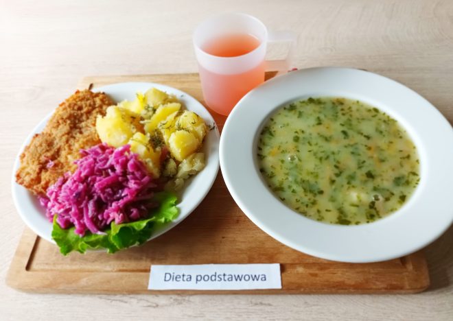 Zdjęcie przedstawia posiłek, obiad zgodnie z dietą podstawową