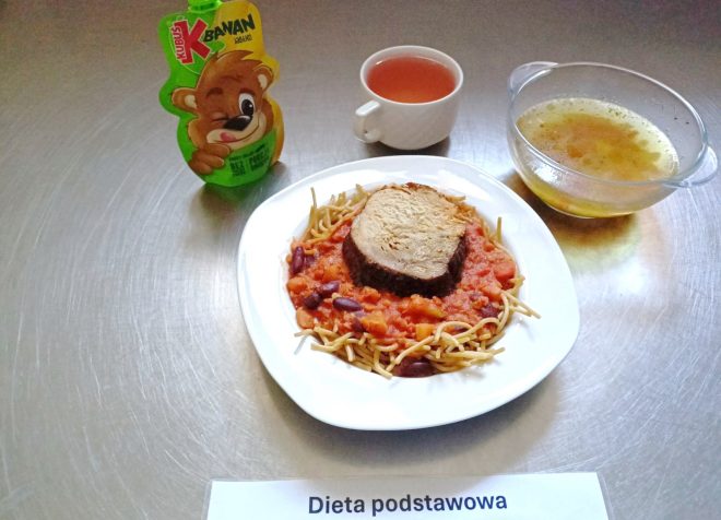 Zdjęcie przedstawia posiłek, obiad zgodnie z dietą podstawową