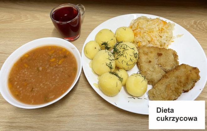 Zdjęcie przedstawia posiłek, obiad zgodnie z dietą cukrzycową