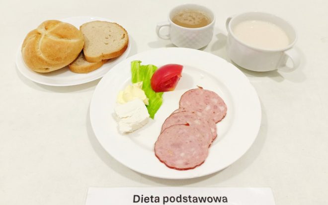 Zdjęcie przedstawia posiłek, śniadanie zgodnie z dietą podstawową