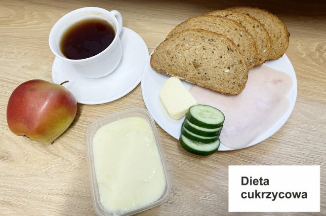 Zdjęcie przedstawia posiłek, śniadanie zgodnie z dietą cukrzycową