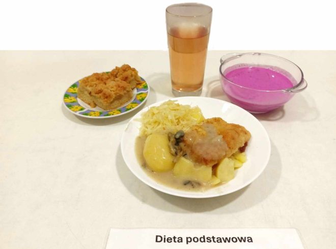 Zdjęcie przedstawia posiłek, obiad zgodnie z dietą podstawową