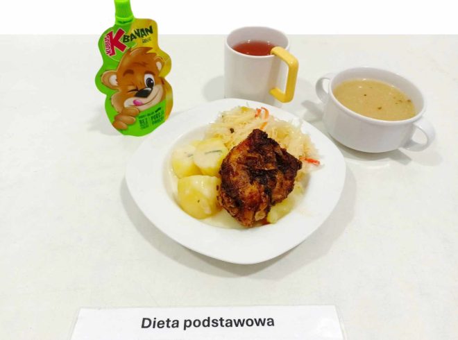 Zdjęcie przedstawia posiłek, obiad zgodnie z dietą podstawową