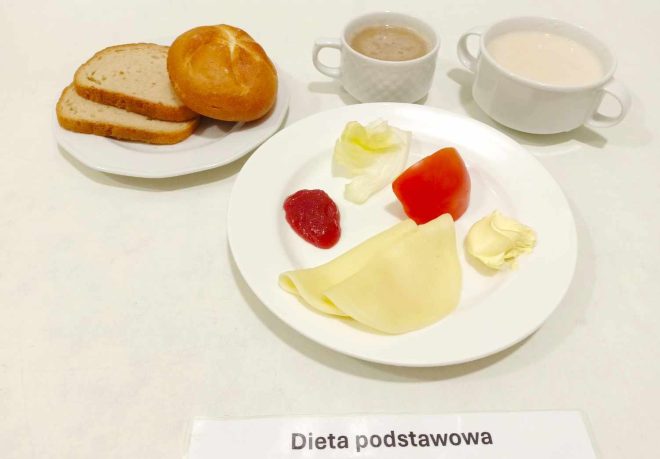 Zdjęcie przedstawia posiłek, śniadanie zgodnie z dietą podstawową