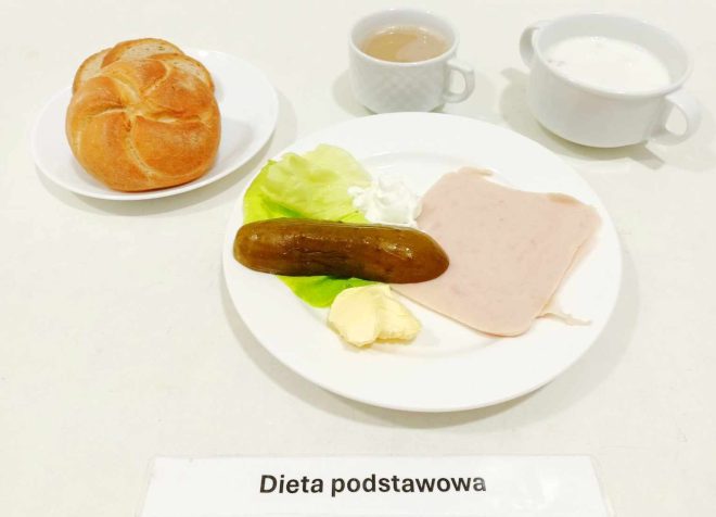 Zdjęcie przedstawia posiłek, śniadanie zgodnie z dietą podstawową