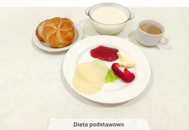 Zdjęcie przedstawia posiłek, śniadanie zgodnie z dietą podstawową