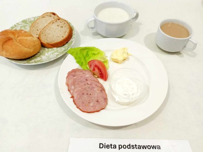 Zdjęcie przedstawia posiłek, śniadanie zgodnie z dietą podstawową