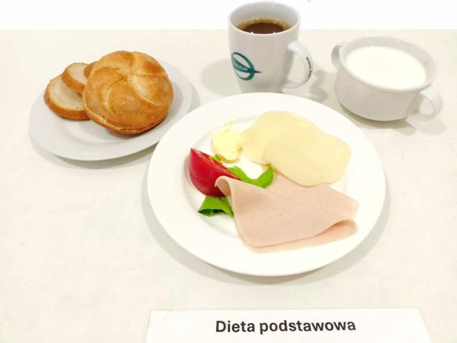 Zdjęcie przedstawia posiłek, śniadanie zgodnie z dietą podstawową